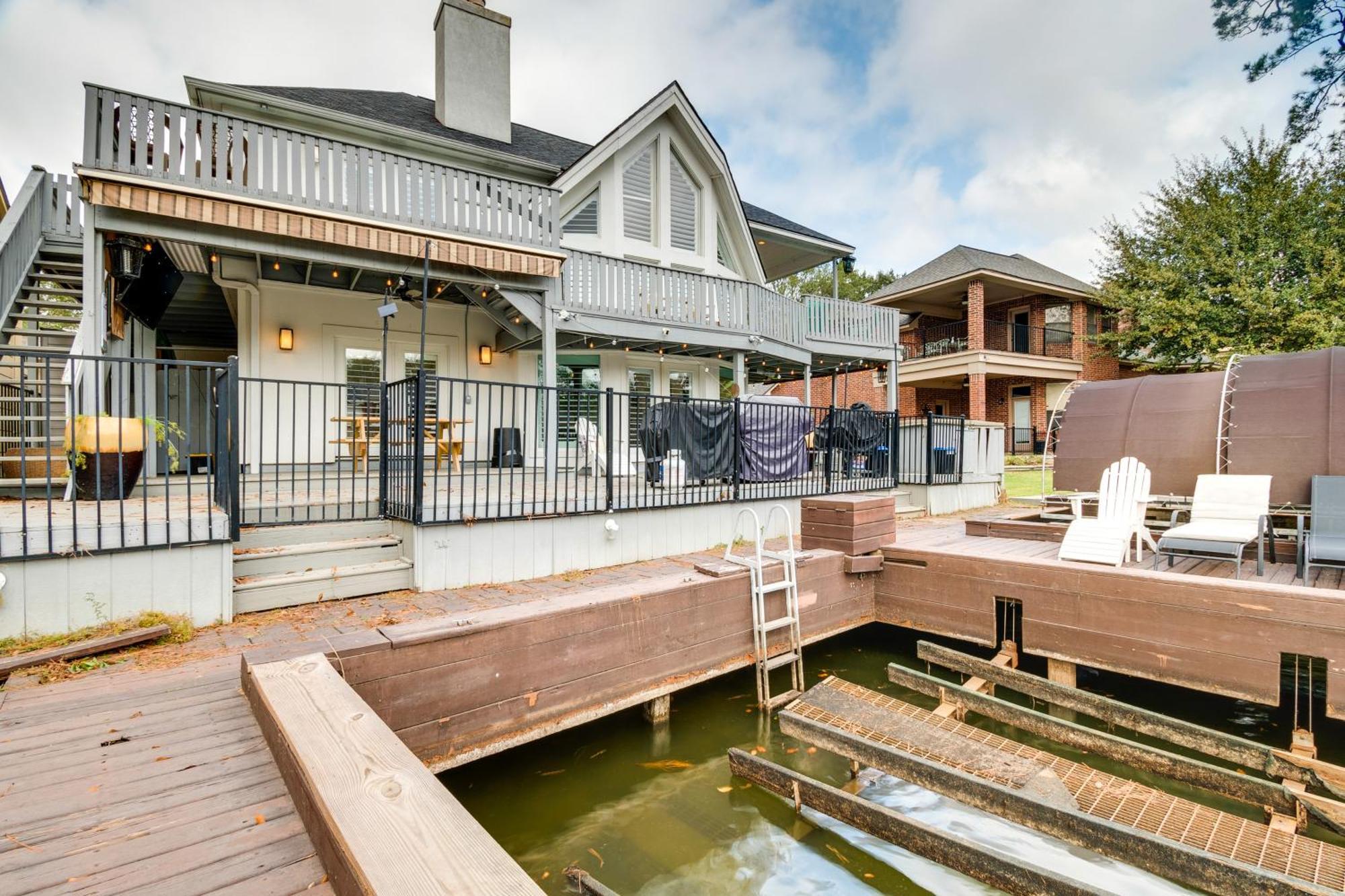 Dock And Outdoor Entertainment Home On Lake Conroe Montgomery Kültér fotó