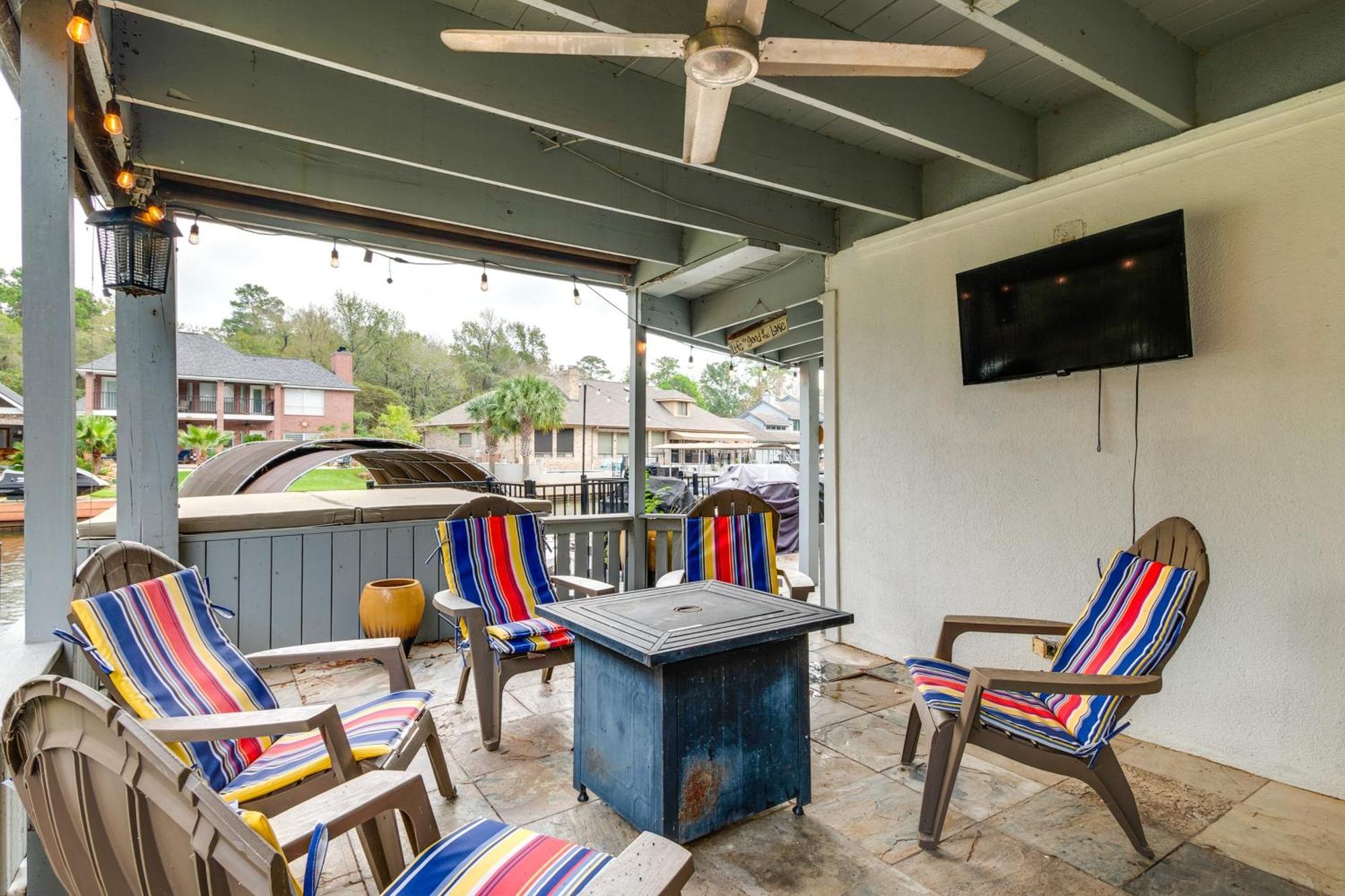 Dock And Outdoor Entertainment Home On Lake Conroe Montgomery Kültér fotó